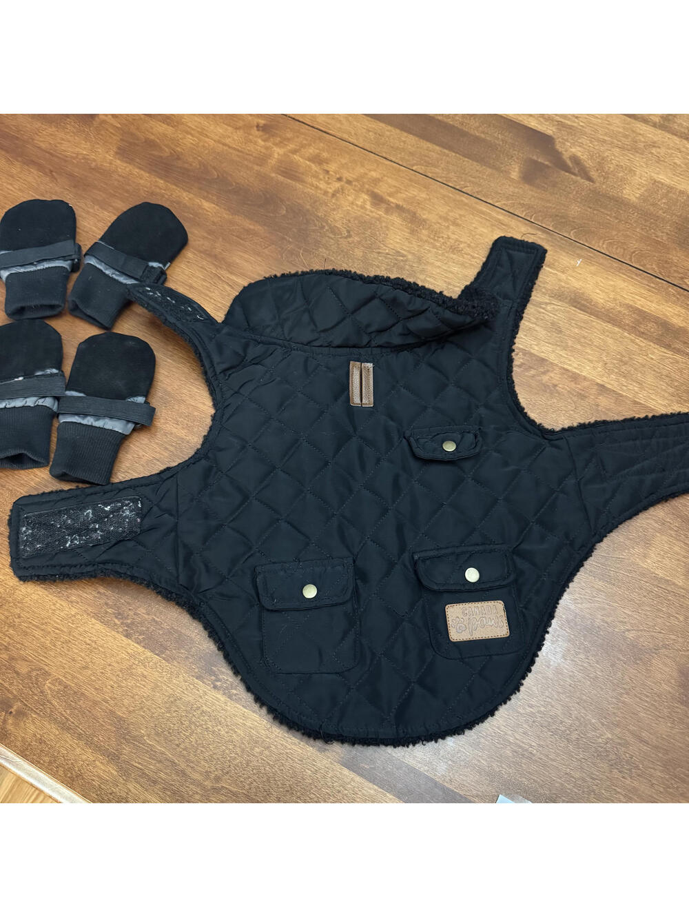 Canada Paws Dog Jacket Size 14 with Bonus Mittens 20-30 lbs Black Quilted